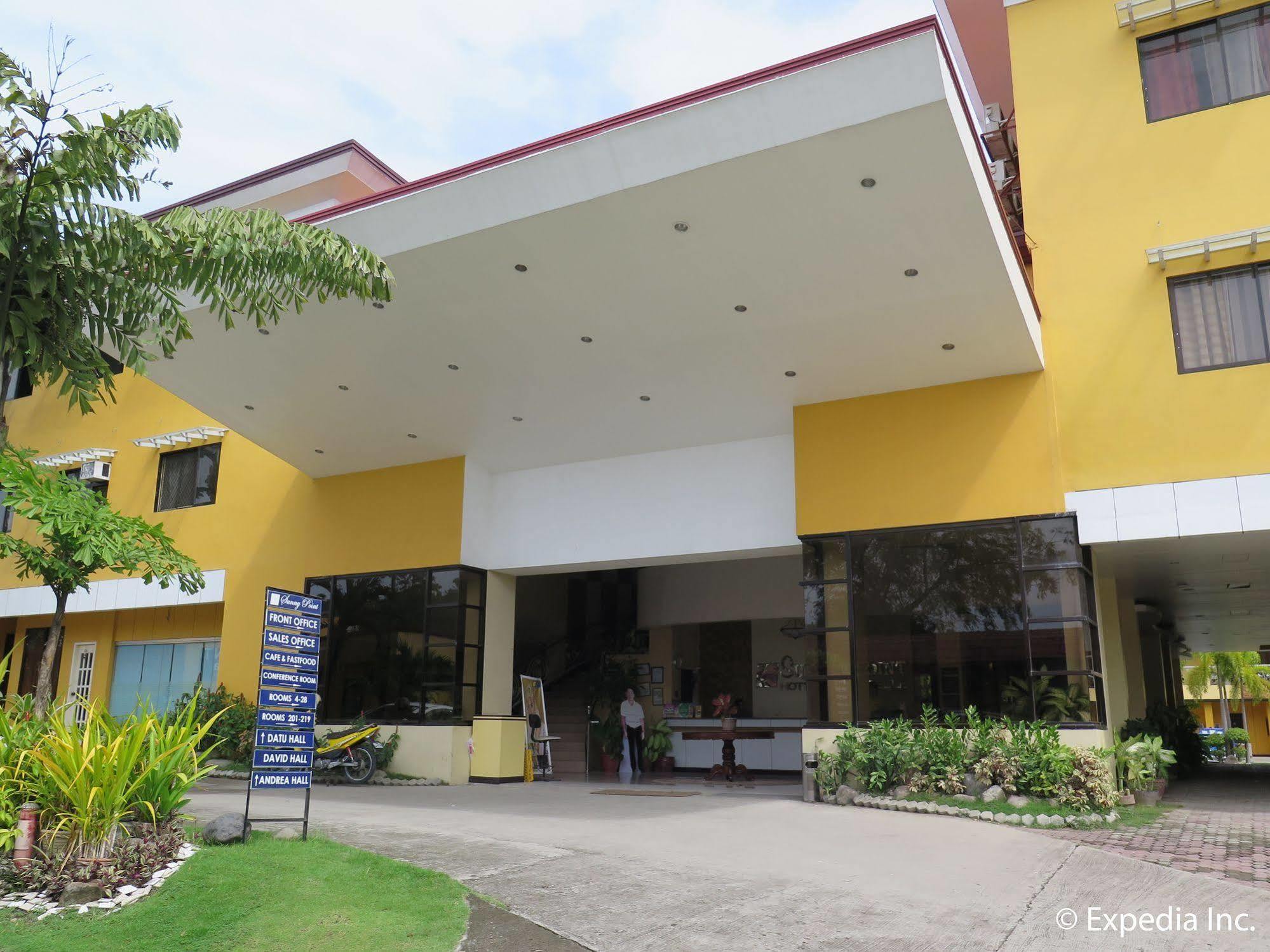 Oyo 197 Sunny Point Hotel Davao City Esterno foto
