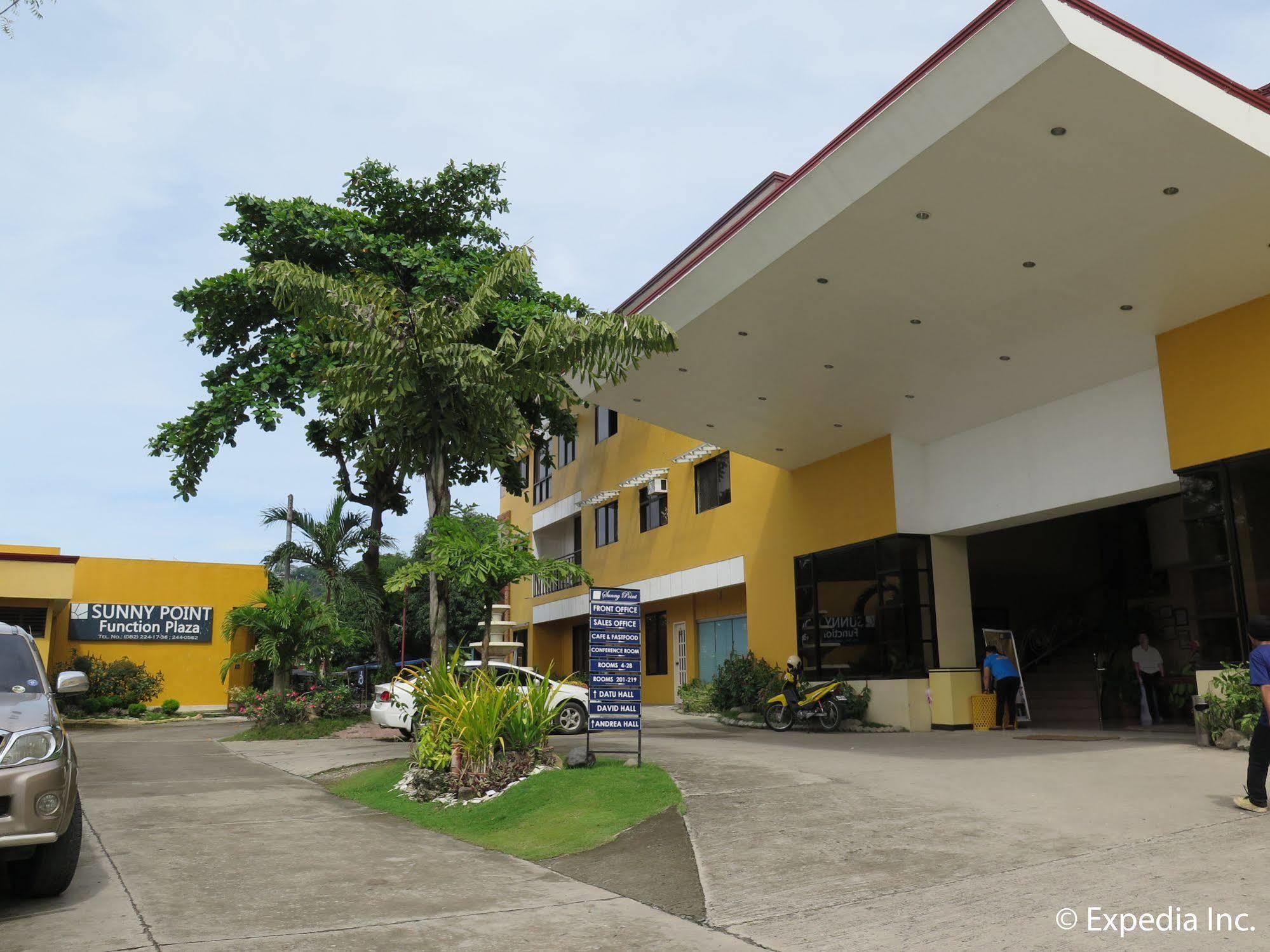 Oyo 197 Sunny Point Hotel Davao City Esterno foto