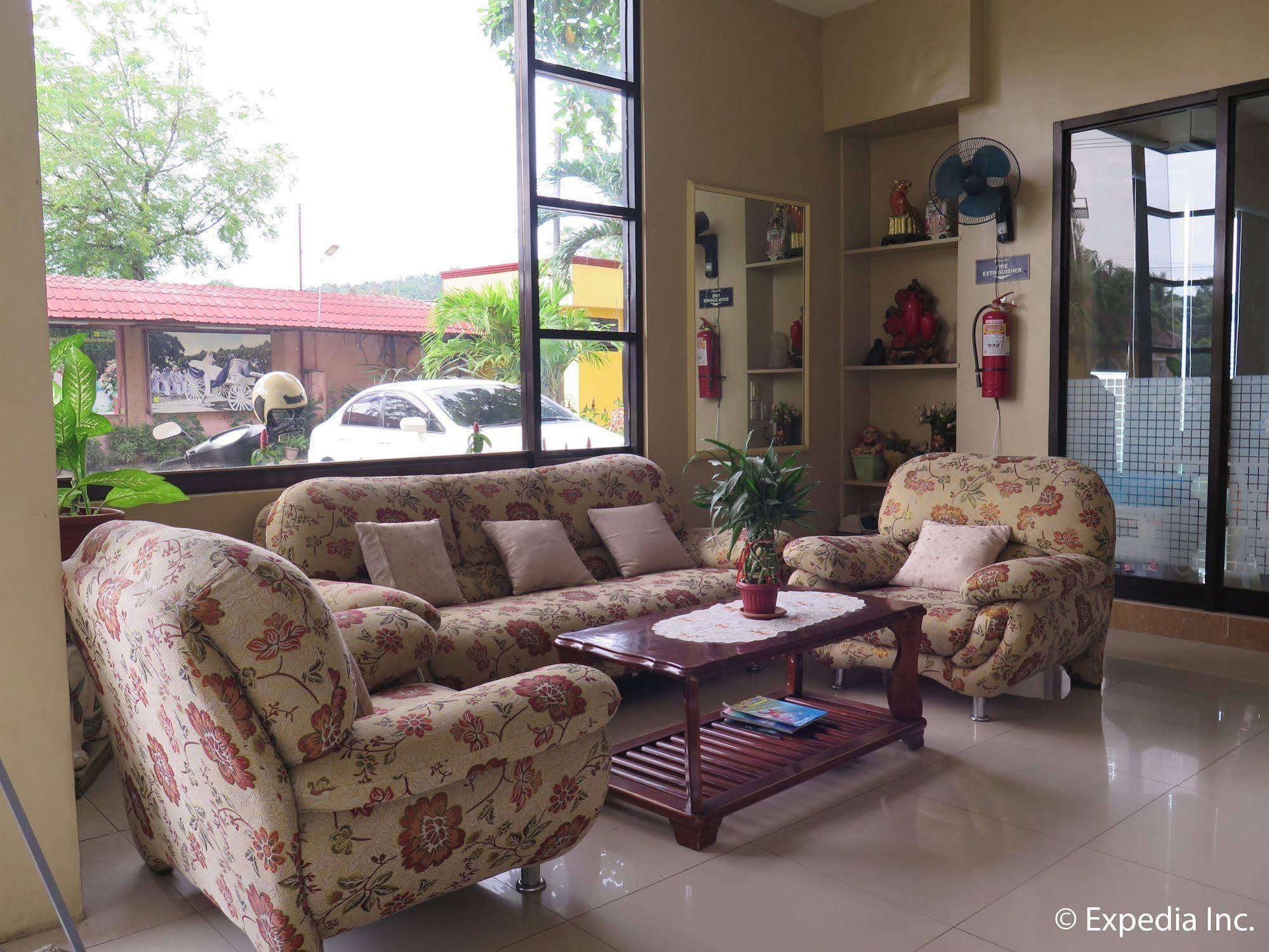 Oyo 197 Sunny Point Hotel Davao City Esterno foto