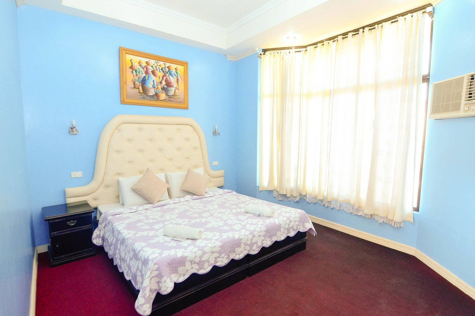 Oyo 197 Sunny Point Hotel Davao City Esterno foto