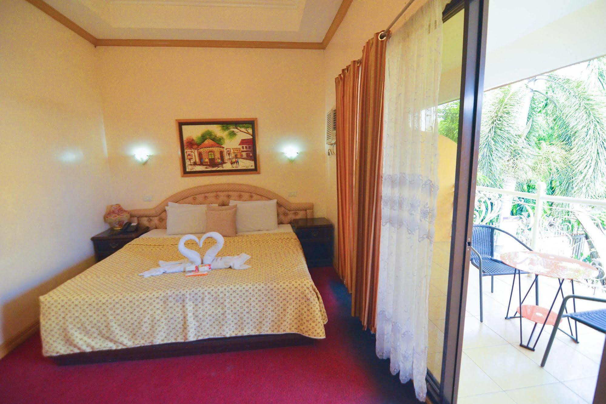 Oyo 197 Sunny Point Hotel Davao City Esterno foto