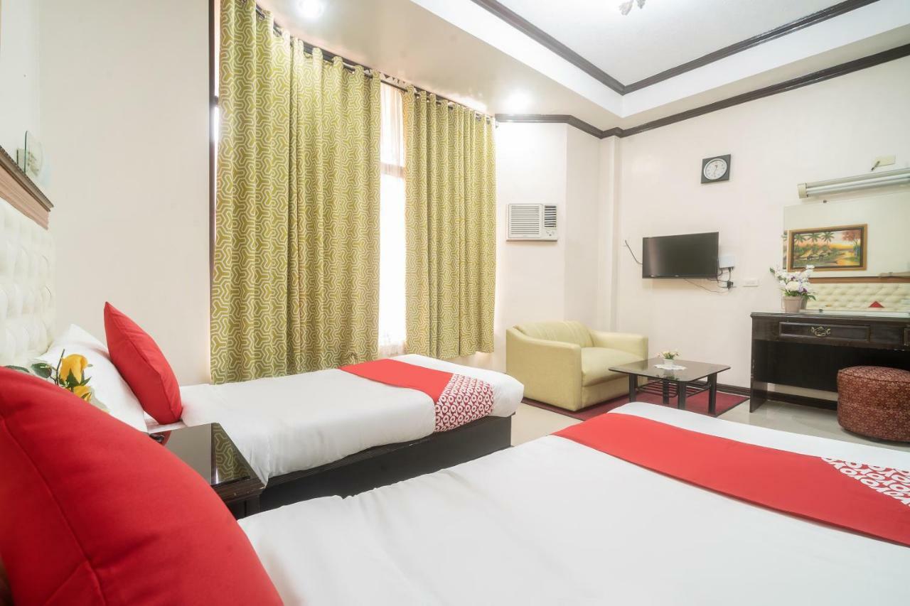 Oyo 197 Sunny Point Hotel Davao City Esterno foto