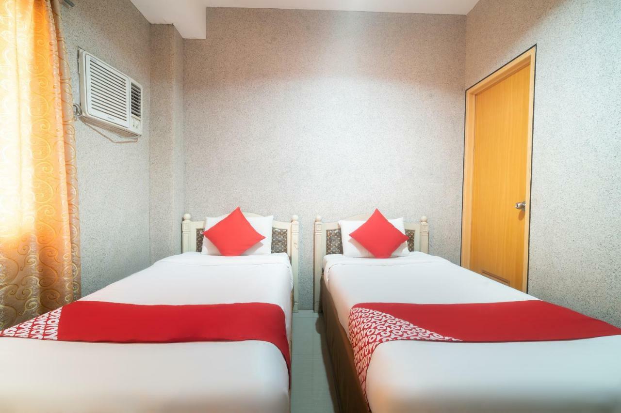Oyo 197 Sunny Point Hotel Davao City Esterno foto