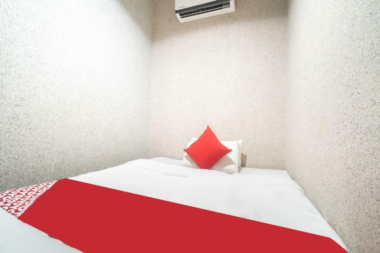 Oyo 197 Sunny Point Hotel Davao City Esterno foto