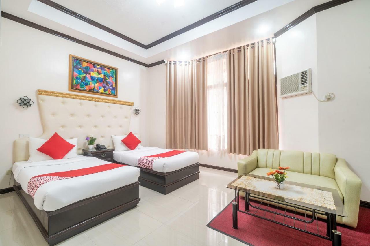 Oyo 197 Sunny Point Hotel Davao City Esterno foto
