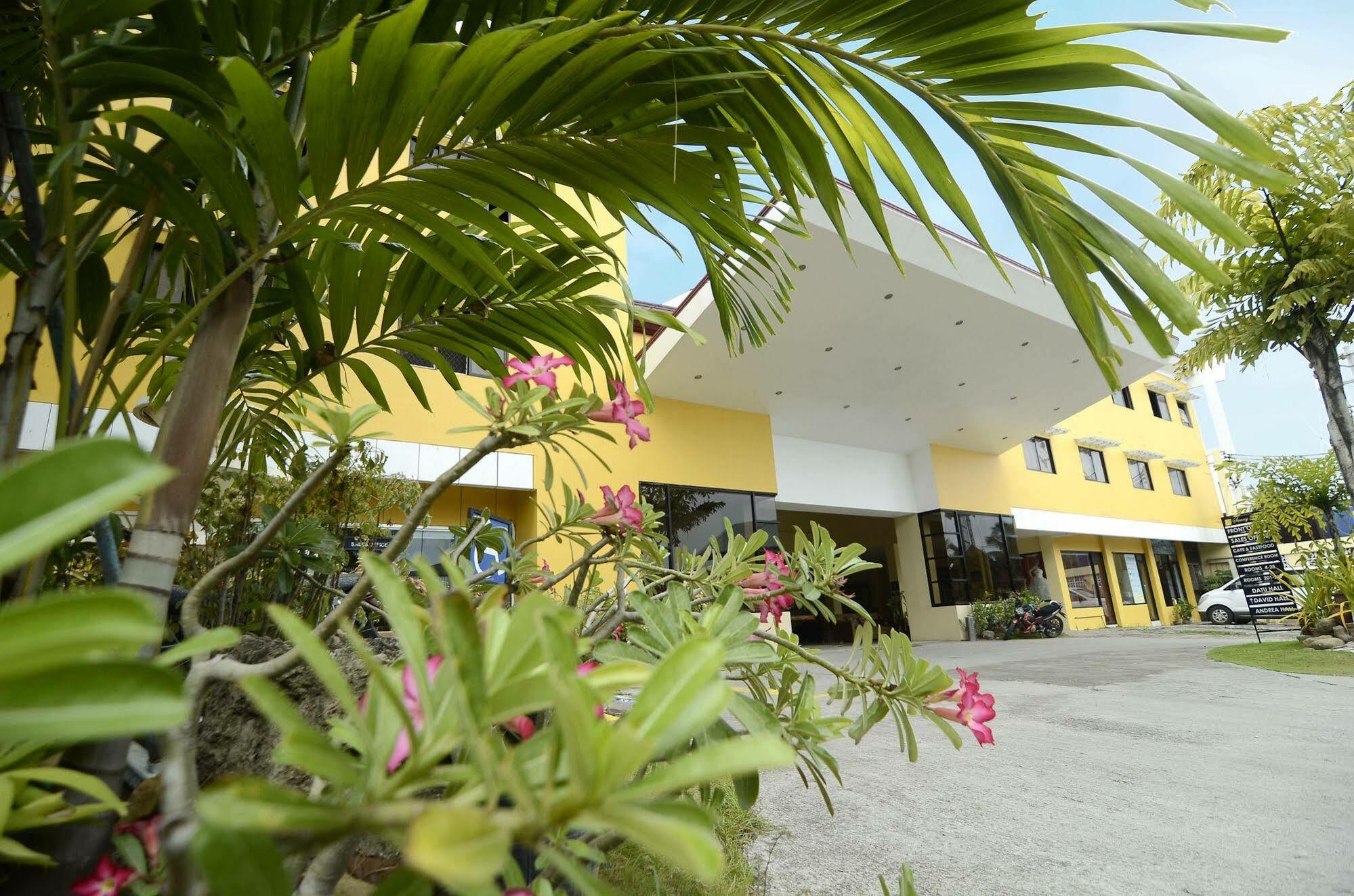 Oyo 197 Sunny Point Hotel Davao City Esterno foto
